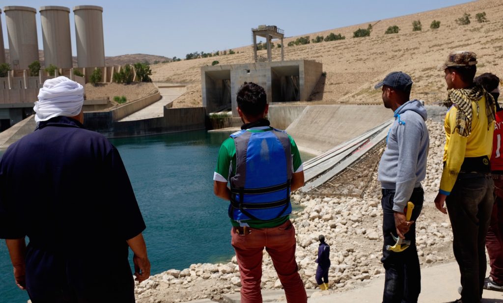 Workers at the Mosul Dam . Picture by Benedetta Argentieri